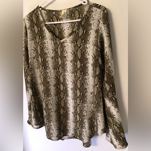 LARA Snake print blouse - Picture 2 of 6